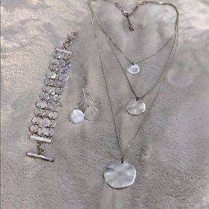 Retired Chloe + Isabel set